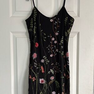 Guess Black Midi Slip Dress with Multicolor Floral Embroidery, size medium